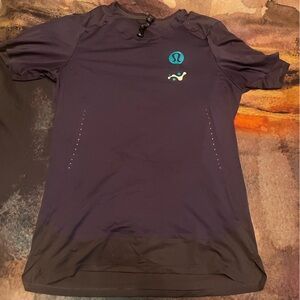 Lululemon Men’s Gray Cycling Tee (Size XS)